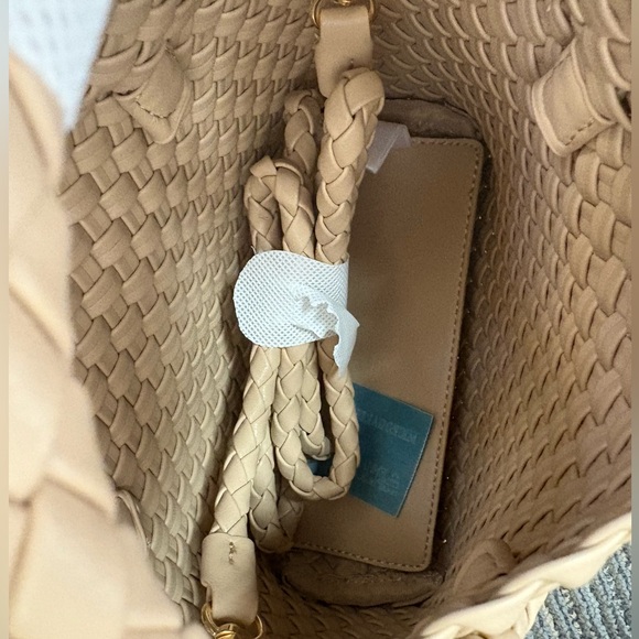 NWT! “LEANNA” Bag by MODA LUXE, Woven vegan leather - Picture 6 of 9